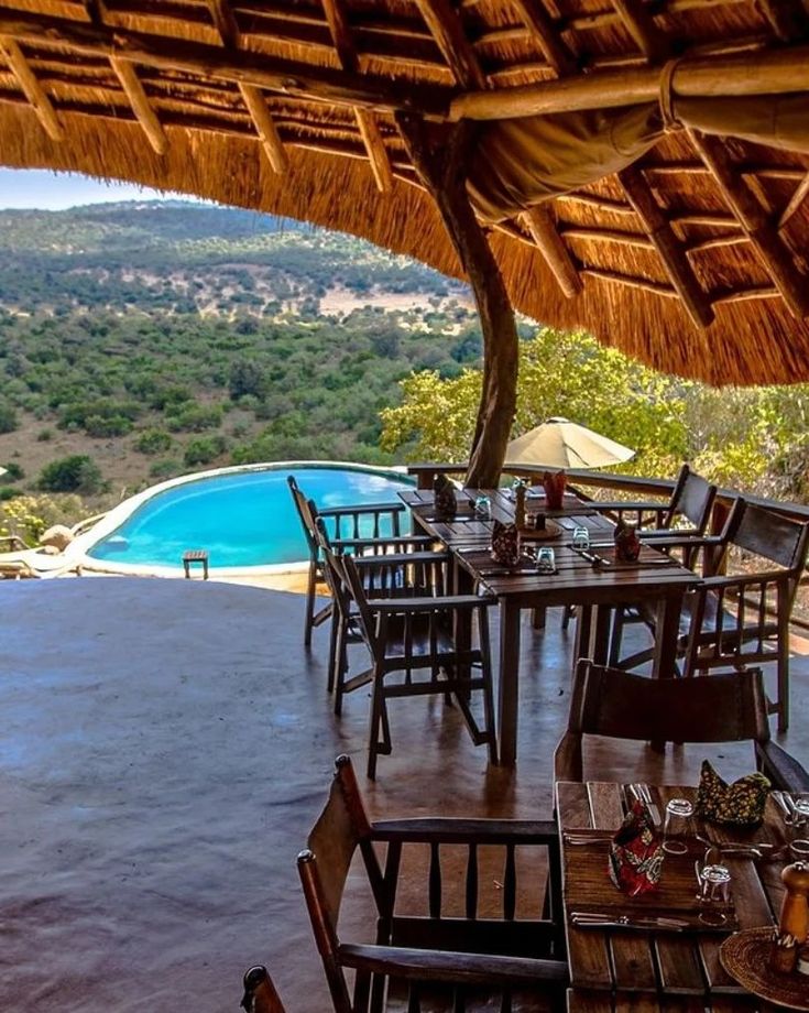Uganda Honeymoon Safari: The Complete 2026 Guide to Planning the Perfect Romantic Adventure (Gorilla Trekking, Game Drives, Boat Cruises & Relaxation)