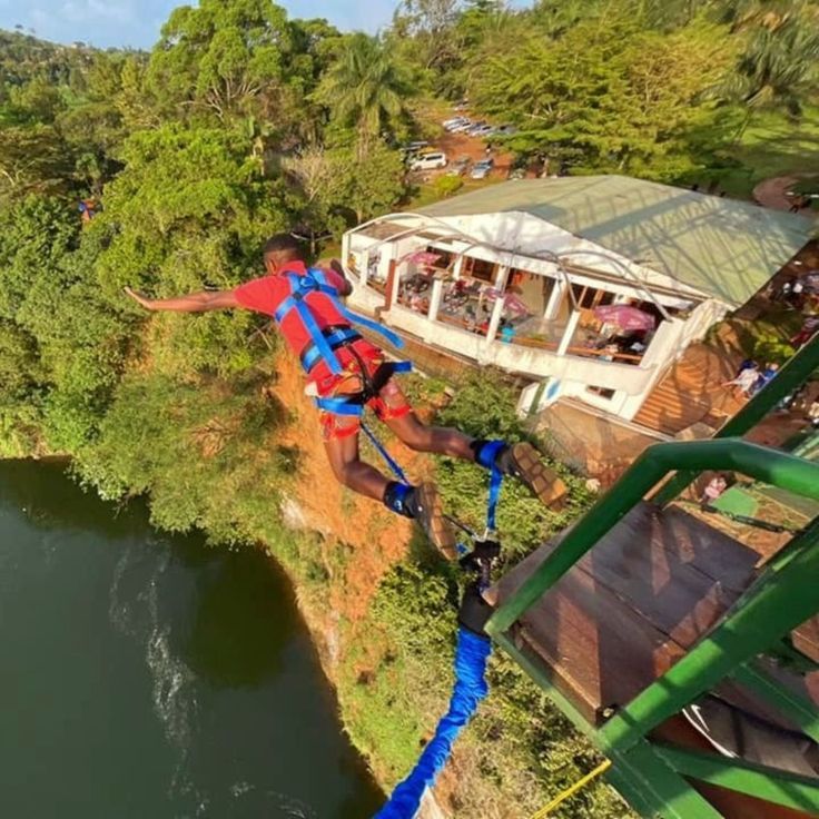 Bungee Jumping & Kayaking: The Ultimate Adventure Lover’s Guide to Jinja